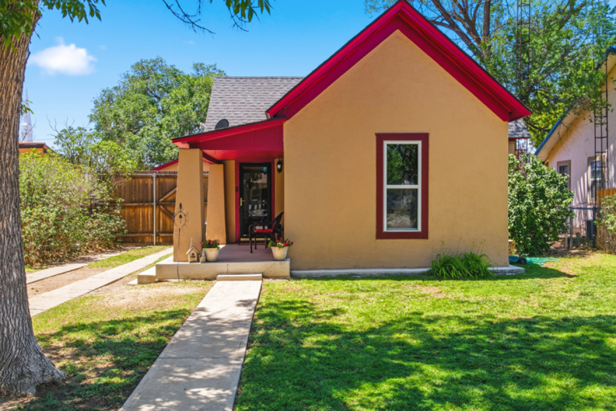 514 Keeler Ave, Dalhart, Texas 79022, 3 Bedrooms Bedrooms, ,1.75 BathroomsBathrooms,Single Family Home,Active Listings,Keeler Ave,1196