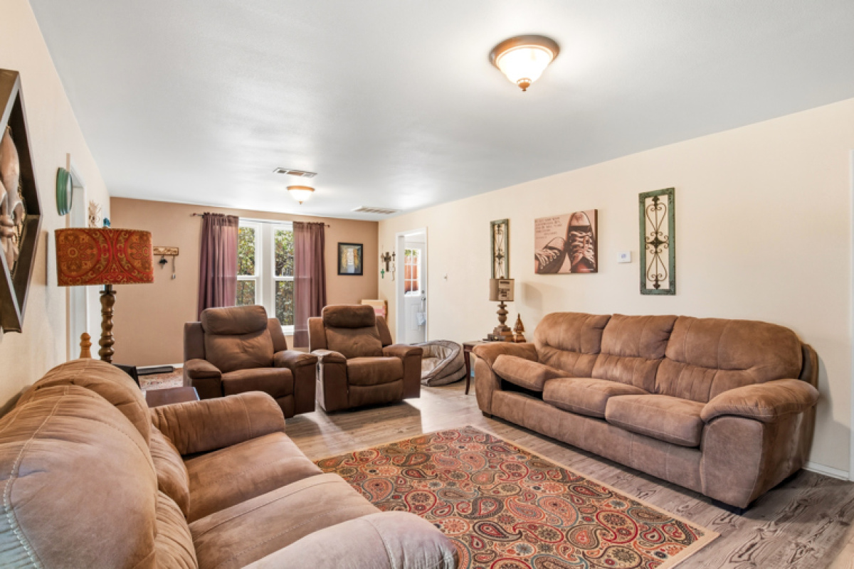 514 Keeler Ave, Dalhart, Texas 79022, 3 Bedrooms Bedrooms, ,1.75 BathroomsBathrooms,Single Family Home,Active Listings,Keeler Ave,1196