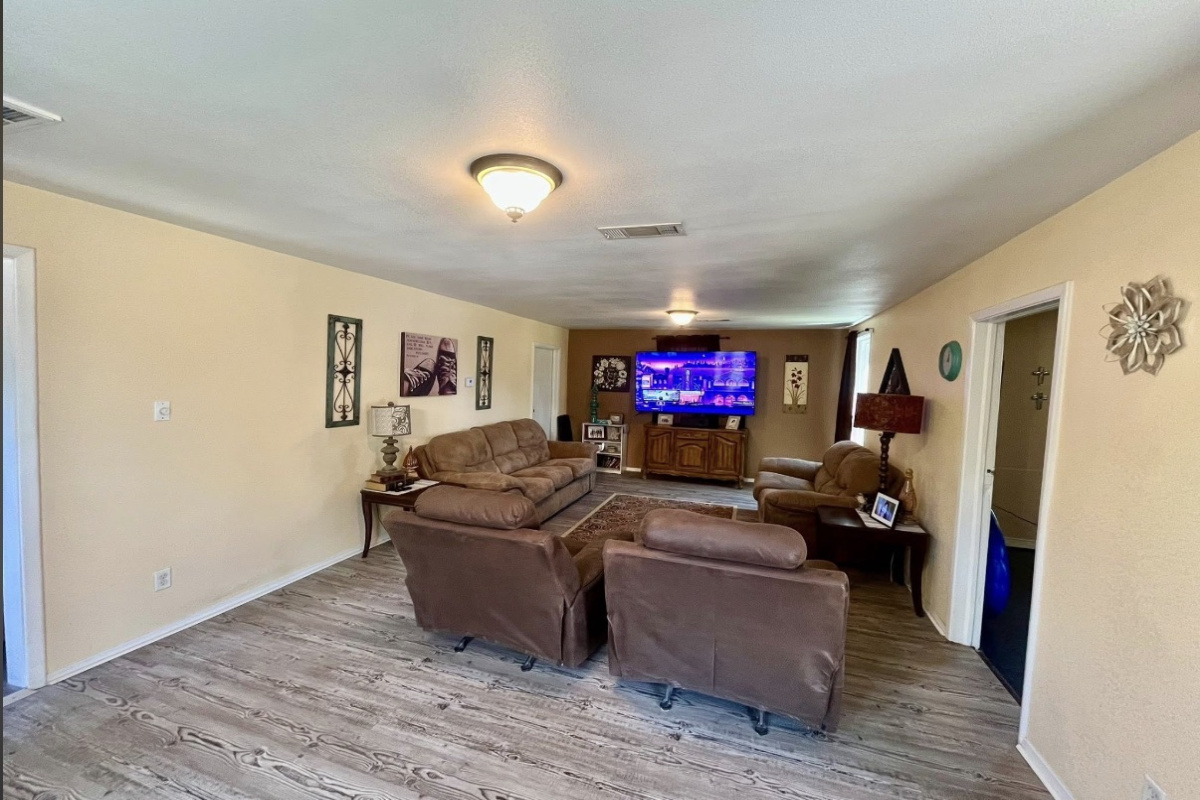 514 Keeler Ave, Dalhart, Texas 79022, 3 Bedrooms Bedrooms, ,1.75 BathroomsBathrooms,Single Family Home,Active Listings,Keeler Ave,1196