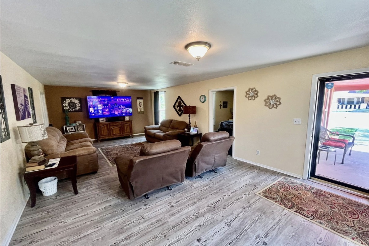 514 Keeler Ave, Dalhart, Texas 79022, 3 Bedrooms Bedrooms, ,1.75 BathroomsBathrooms,Single Family Home,Active Listings,Keeler Ave,1196