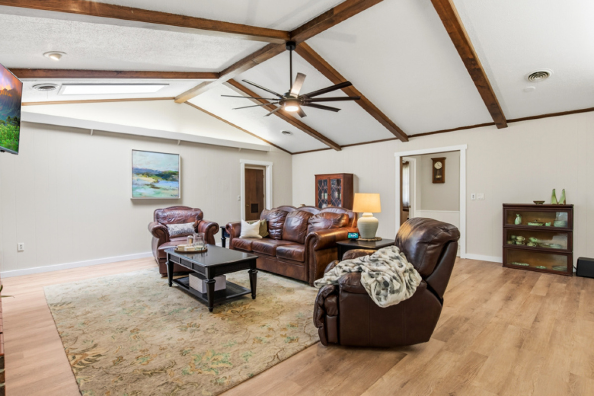 1201 Prairie Dr, Dalhart, Texas 79022, 3 Bedrooms Bedrooms, ,2 BathroomsBathrooms,Single Family Home,Active Listings,Prairie Dr,1197