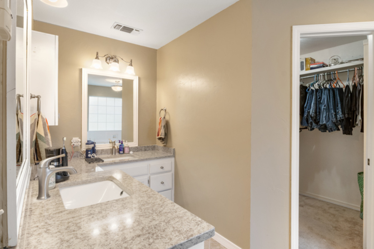 1912 Cherokee Trail, Dalhart, Texas 79022, 3 Bedrooms Bedrooms, ,2 BathroomsBathrooms,Single Family Home,Active Listings,Cherokee Trail,1198
