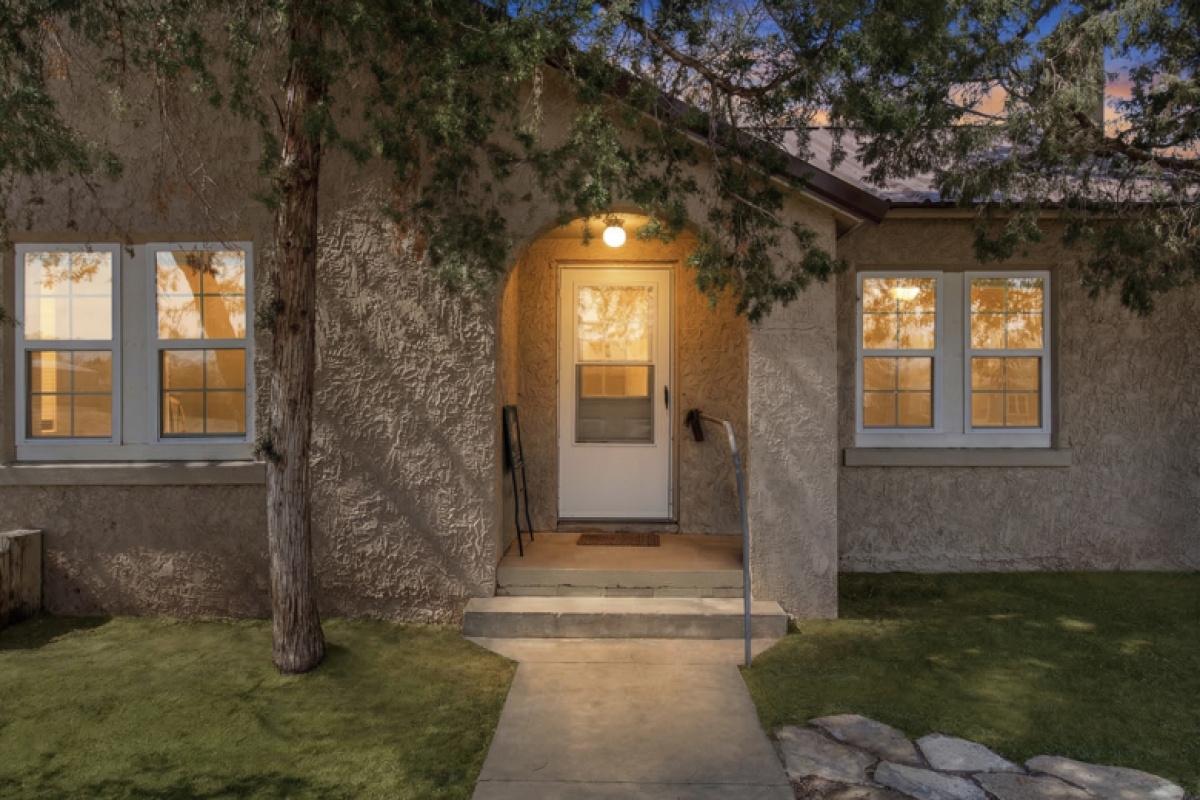 910 Olive Ave, Dalhart, Texas 79022, 2 Bedrooms Bedrooms, ,1 BathroomBathrooms,Single Family Home,Active Listings,Olive Ave,1199