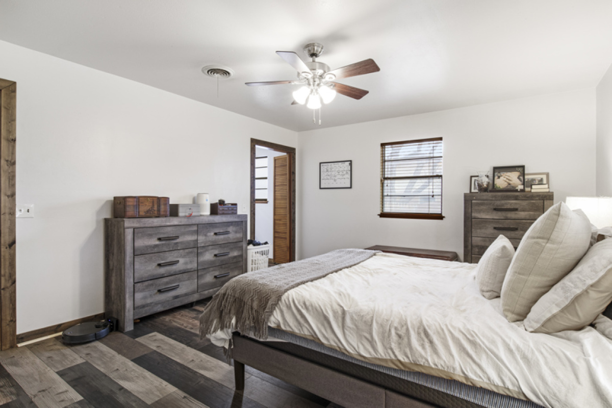 Apache Dr 1601, Dalhart, Texas 79022, 3 Bedrooms Bedrooms, ,1 BathroomBathrooms,Single Family Home,Active Listings,1601,1207