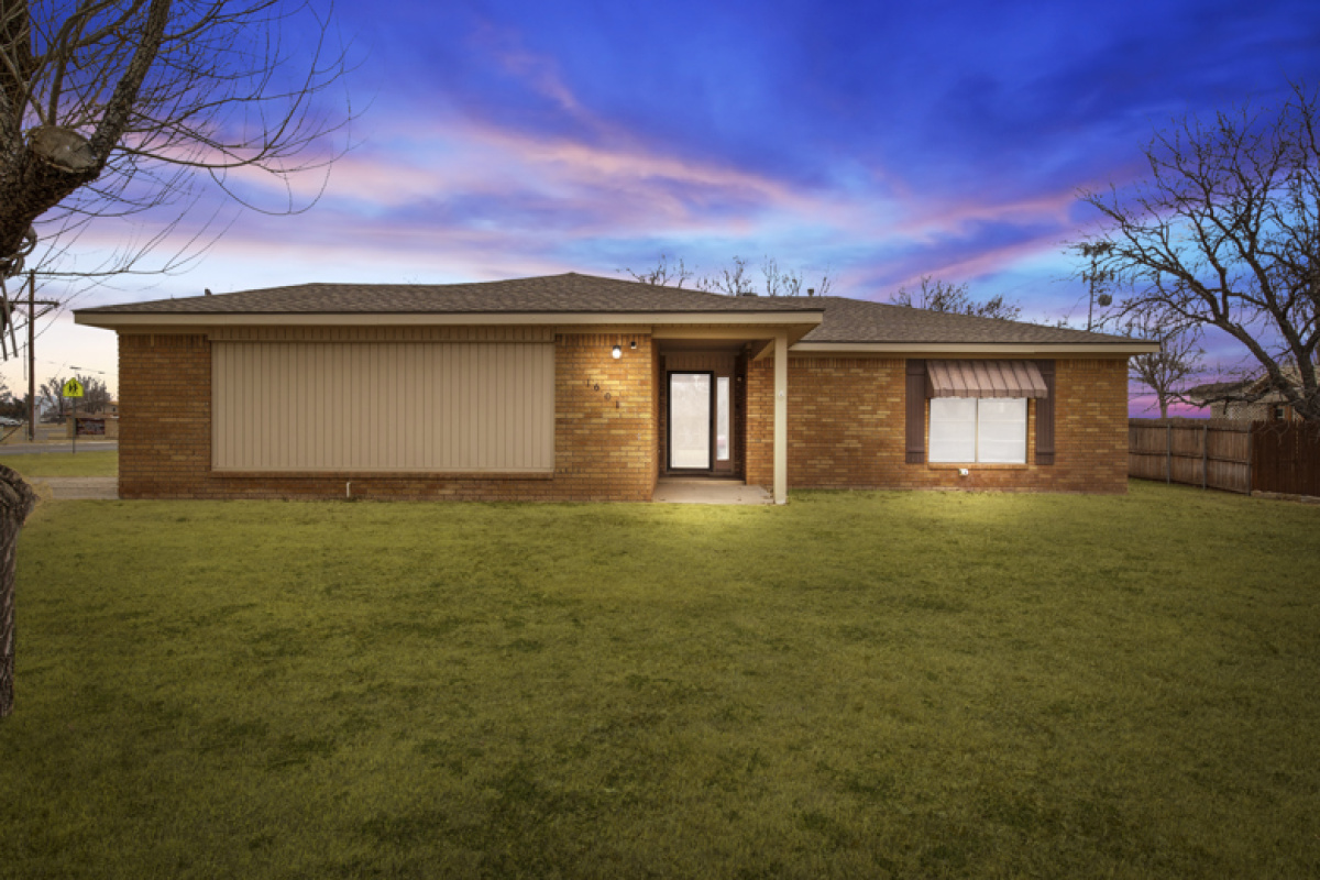 Apache Dr 1601, Dalhart, Texas 79022, 3 Bedrooms Bedrooms, ,1 BathroomBathrooms,Single Family Home,Active Listings,1601,1207