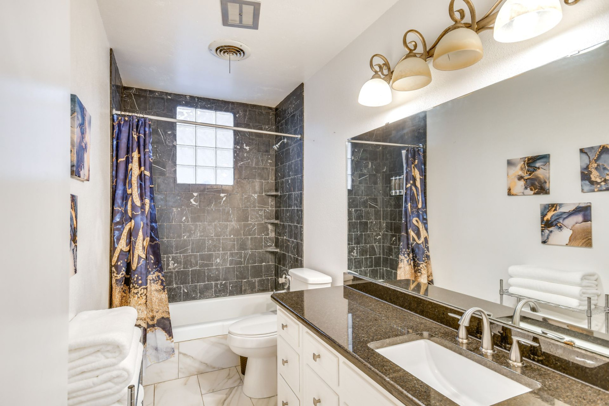 1512 Yucca Dr, Dalhart, Texas 79022, 4 Bedrooms Bedrooms, ,3 BathroomsBathrooms,Single Family Home,Active Listings,Yucca Dr,1208