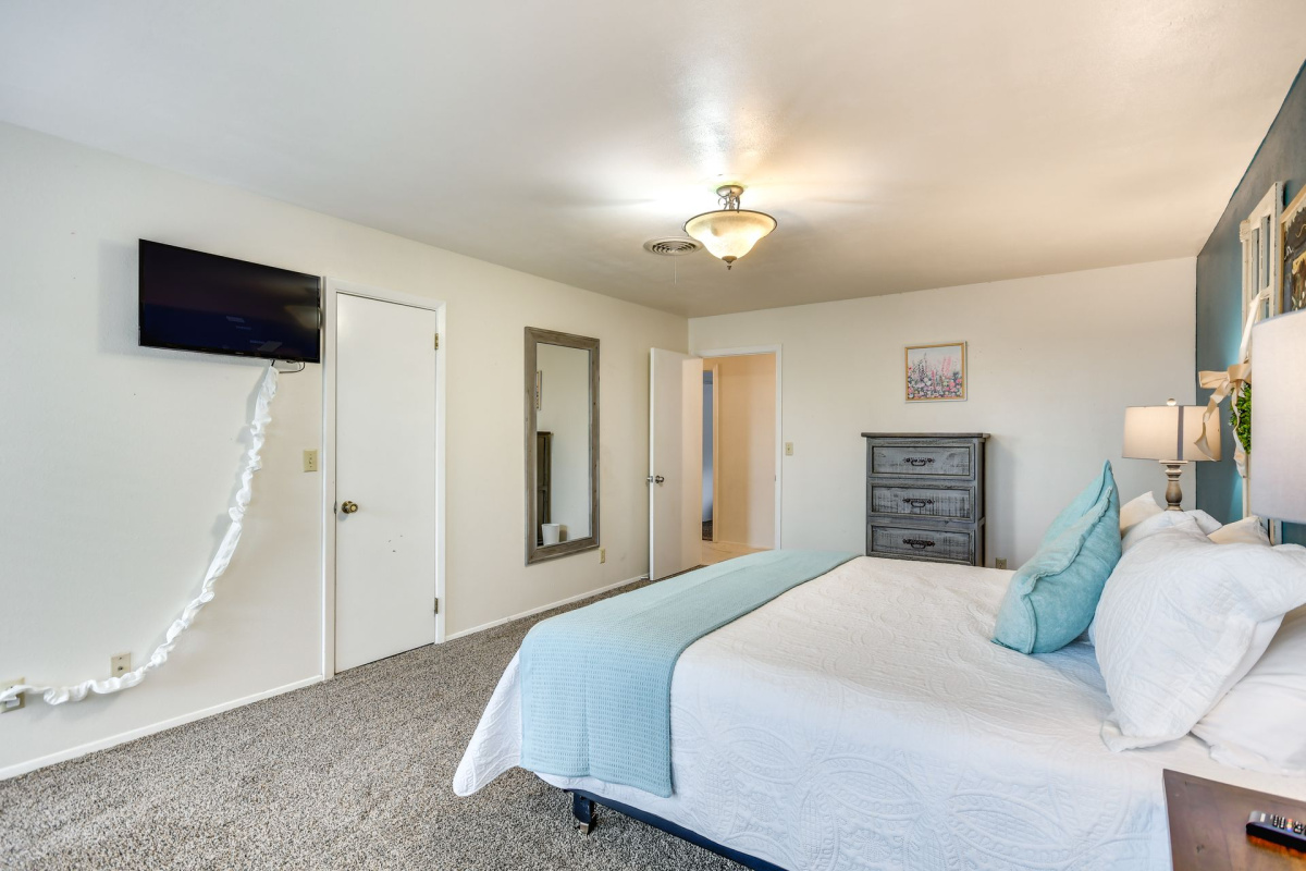 1512 Yucca Dr, Dalhart, Texas 79022, 4 Bedrooms Bedrooms, ,3 BathroomsBathrooms,Single Family Home,Active Listings,Yucca Dr,1208