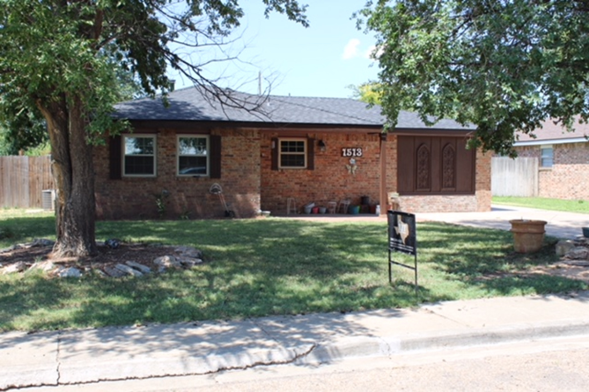 E 6th 1513, Dalhart, Texas 79022, 4 Bedrooms Bedrooms, ,2 BathroomsBathrooms,Single Family Home,Sold Listings,1513,1016