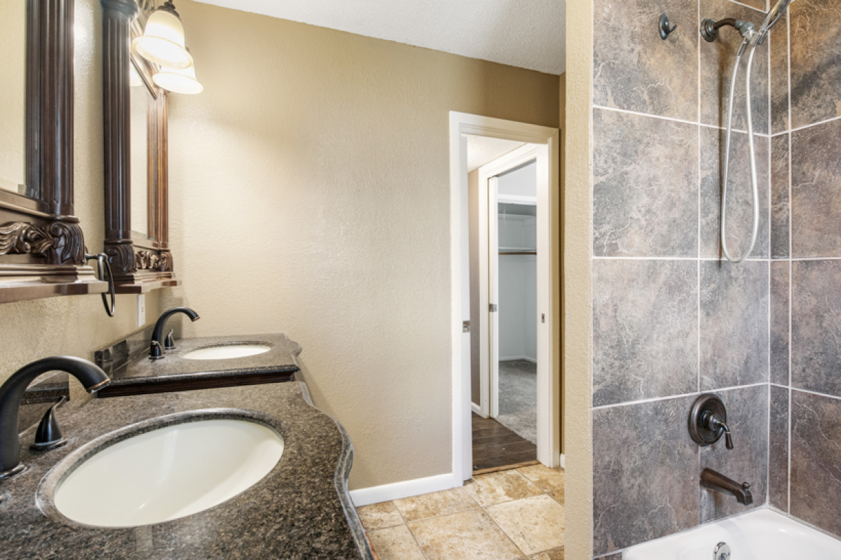 1602 Oak Ave, Dalhart, Texas 79022, 4 Bedrooms Bedrooms, ,2 BathroomsBathrooms,Single Family Home,Sold Listings,Oak Ave,1059