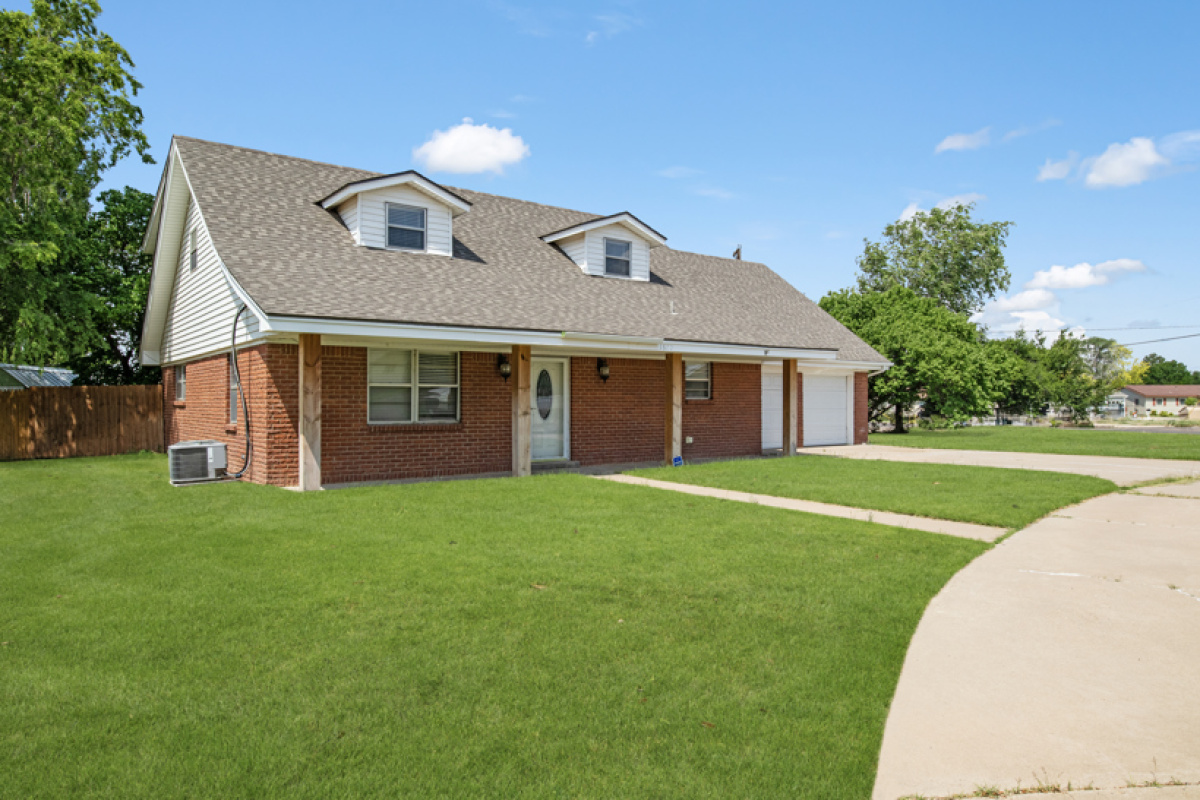 1602 Oak Ave, Dalhart, Texas 79022, 4 Bedrooms Bedrooms, ,2 BathroomsBathrooms,Single Family Home,Sold Listings,Oak Ave,1059