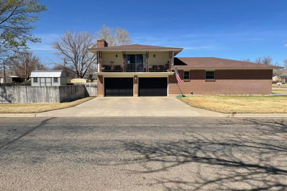 1320 Elm, Dalhart, Texas 79022, 3 Bedrooms Bedrooms, ,2 BathroomsBathrooms,Single Family Home,Sold Listings,Elm,1060