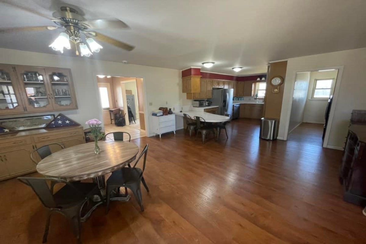 1320 Elm, Dalhart, Texas 79022, 3 Bedrooms Bedrooms, ,2 BathroomsBathrooms,Single Family Home,Sold Listings,Elm,1060