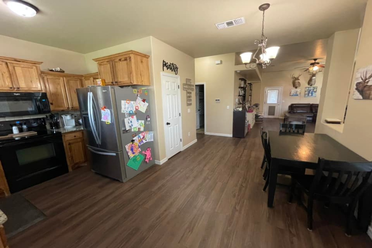 1812 Wagon Trial Road, Dalhart, Texas 79022, 3 Bedrooms Bedrooms, ,2 BathroomsBathrooms,Single Family Home,Sold Listings,Wagon Trial Road,1061