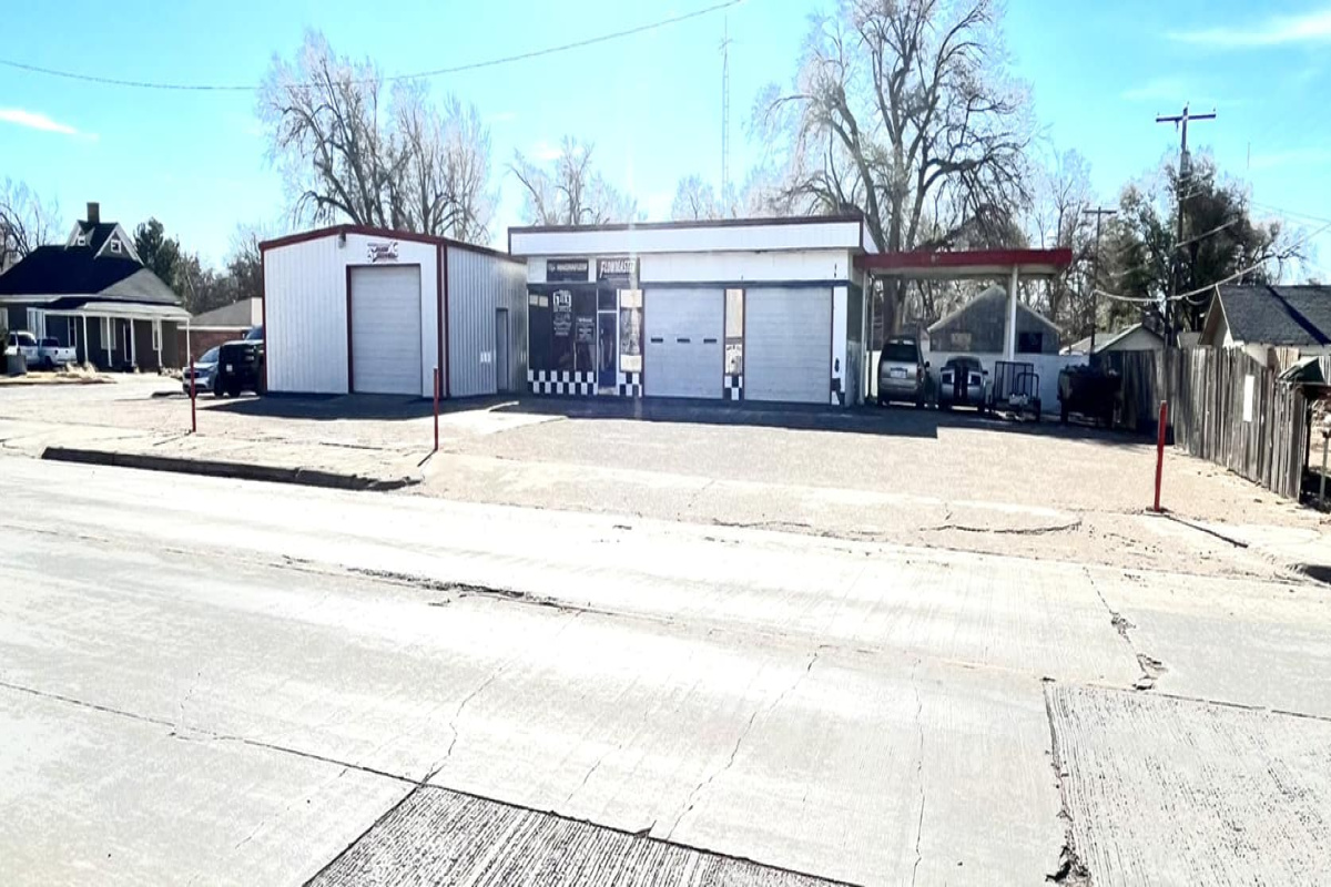 702 Denrock, Dalhart, Texas 79022, ,Commercial,Sold Listings,Denrock,1073